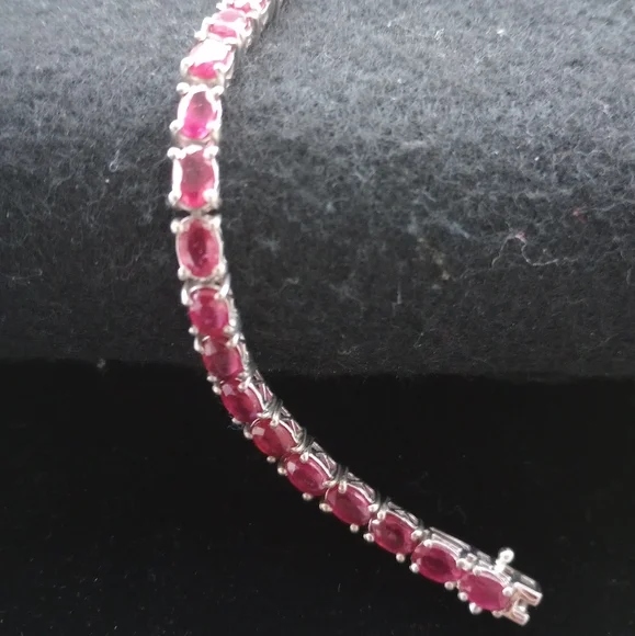 Genuine ruby tennis bracelet - Picture 12 of 15